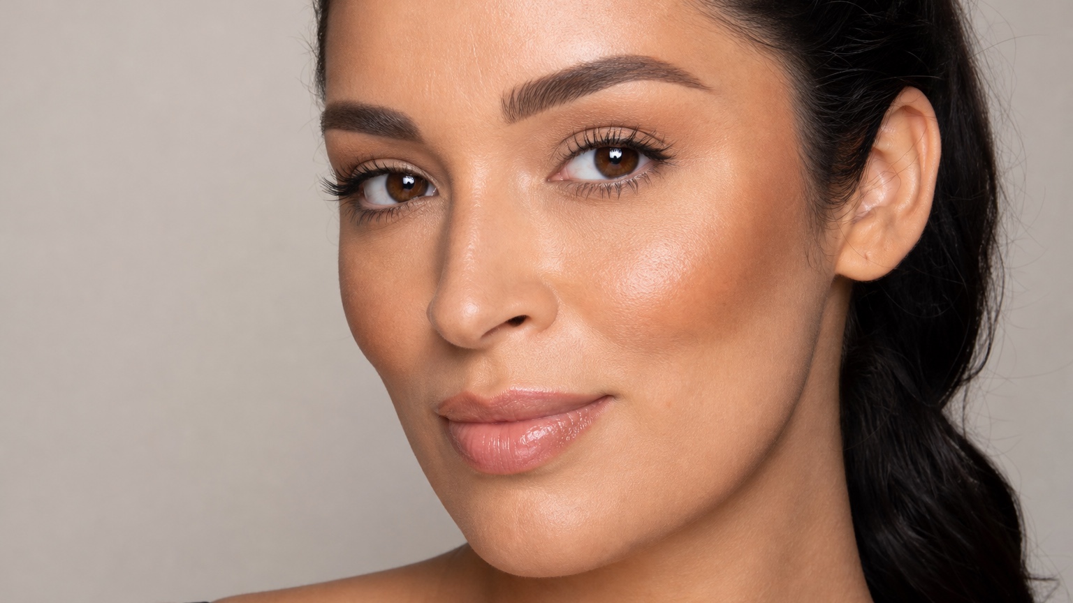 AI Contour Makeup Try-On: See Face-Shaping Looks Before Applying concept 1