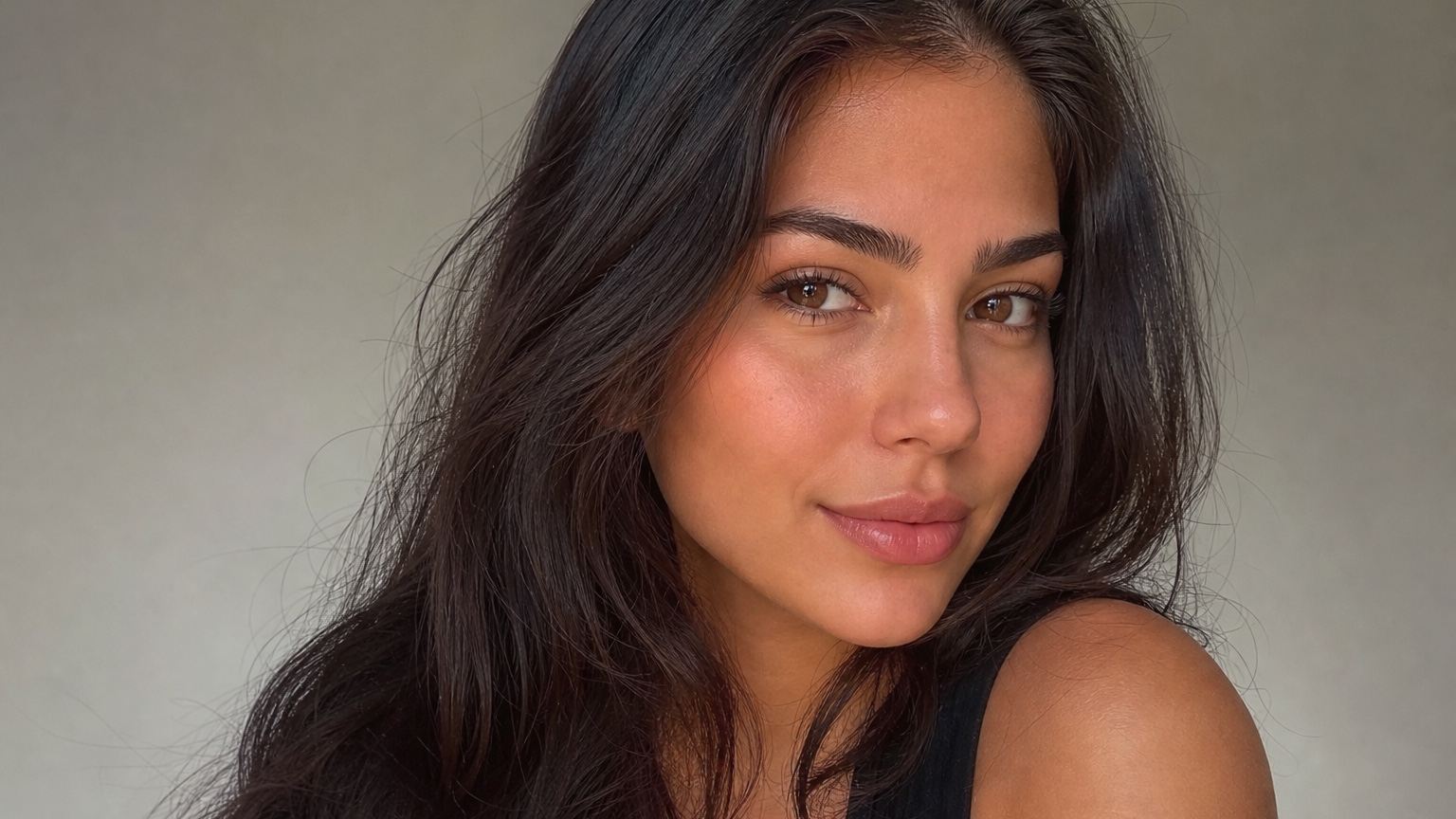AI Makeup Filter From Photo: Create Realistic Beauty Look Concepts before and after makeup comparison